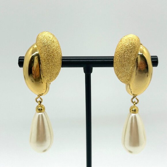 Marvella Jewelry - Vintage Faux Pearl Teardrop Earrings Marvella Gold-Tone Clip-On Elegant Bridal